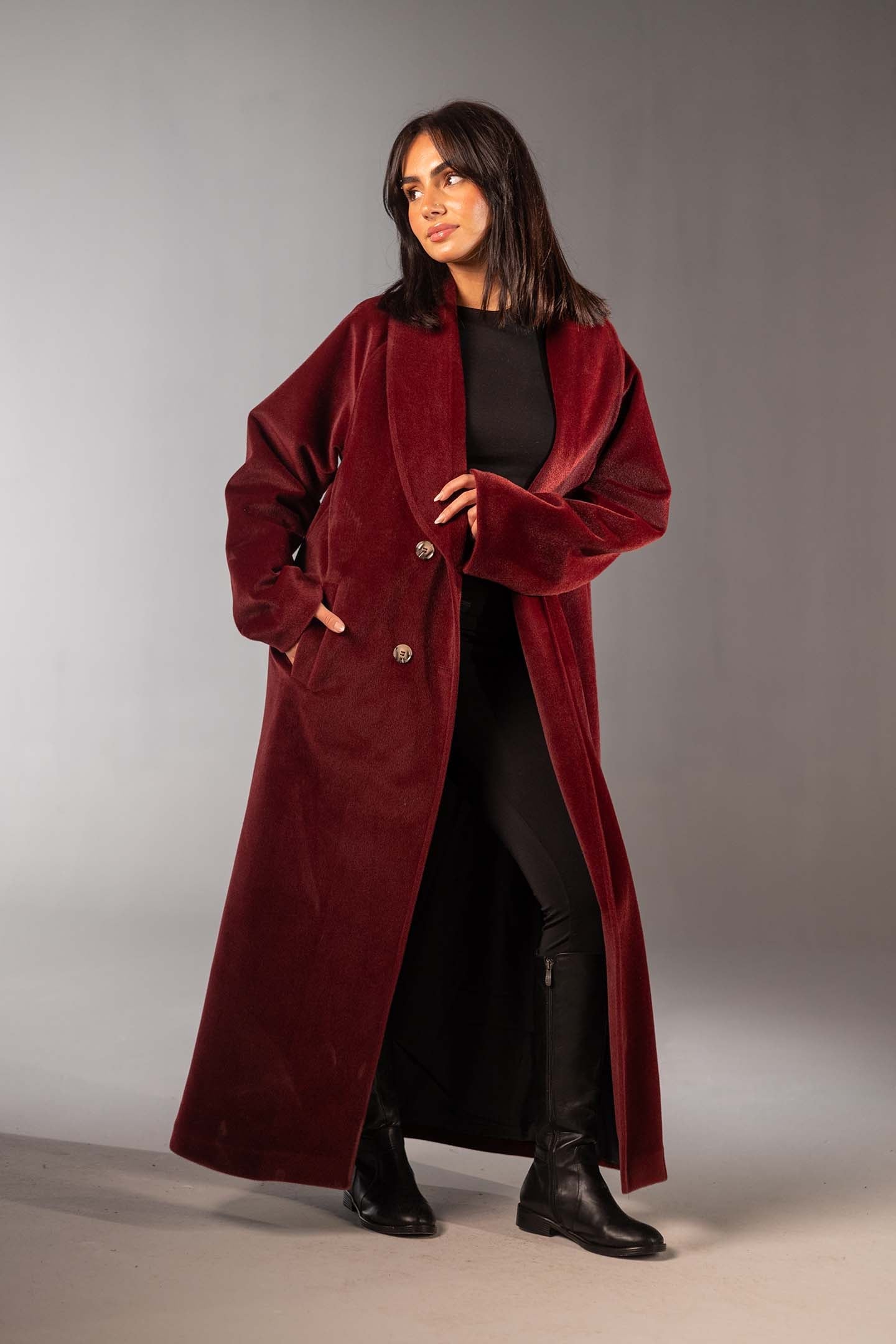 معطف صوف عنابي ماكسي مزدوج الأزرار