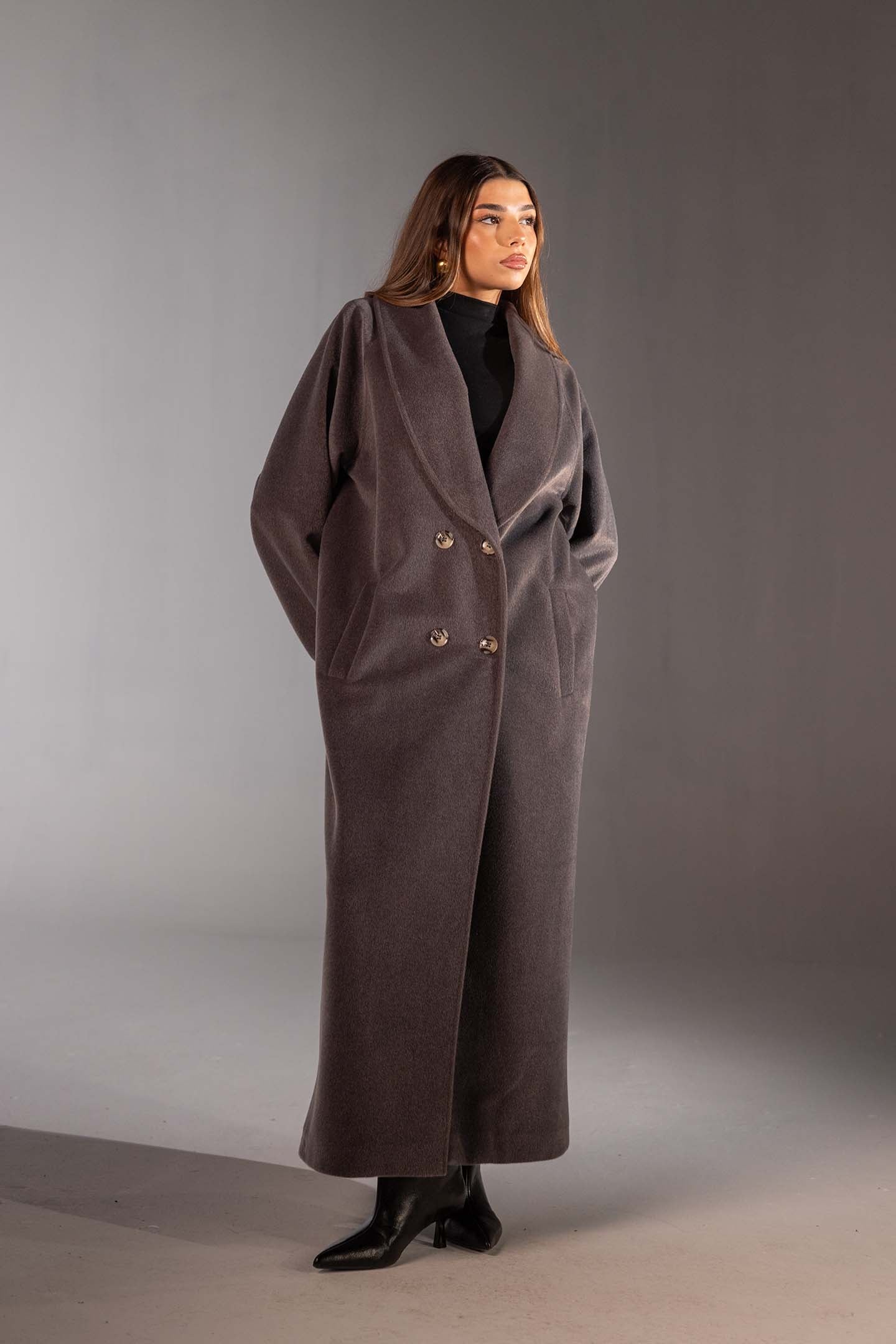 معطف صوف رمادي ماكسي مزدوج الأزرار