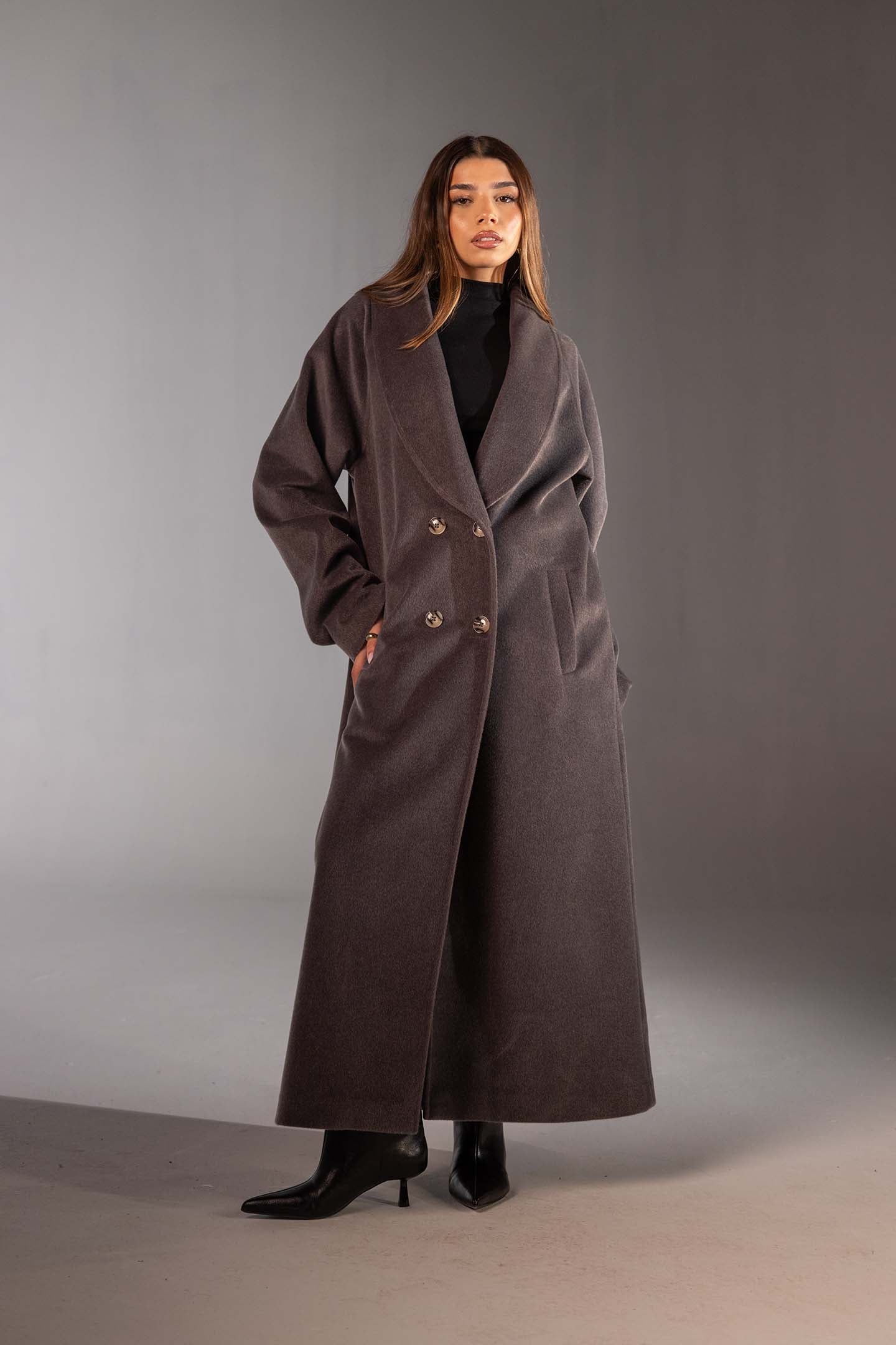 معطف صوف رمادي ماكسي مزدوج الأزرار