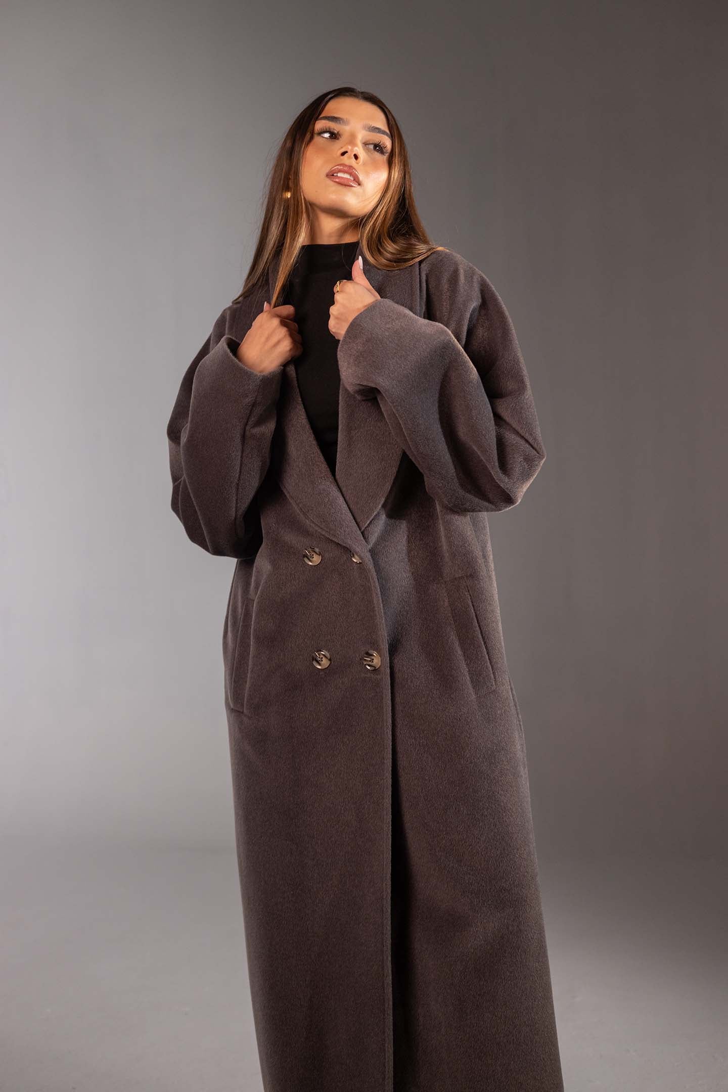 معطف صوف رمادي ماكسي مزدوج الأزرار