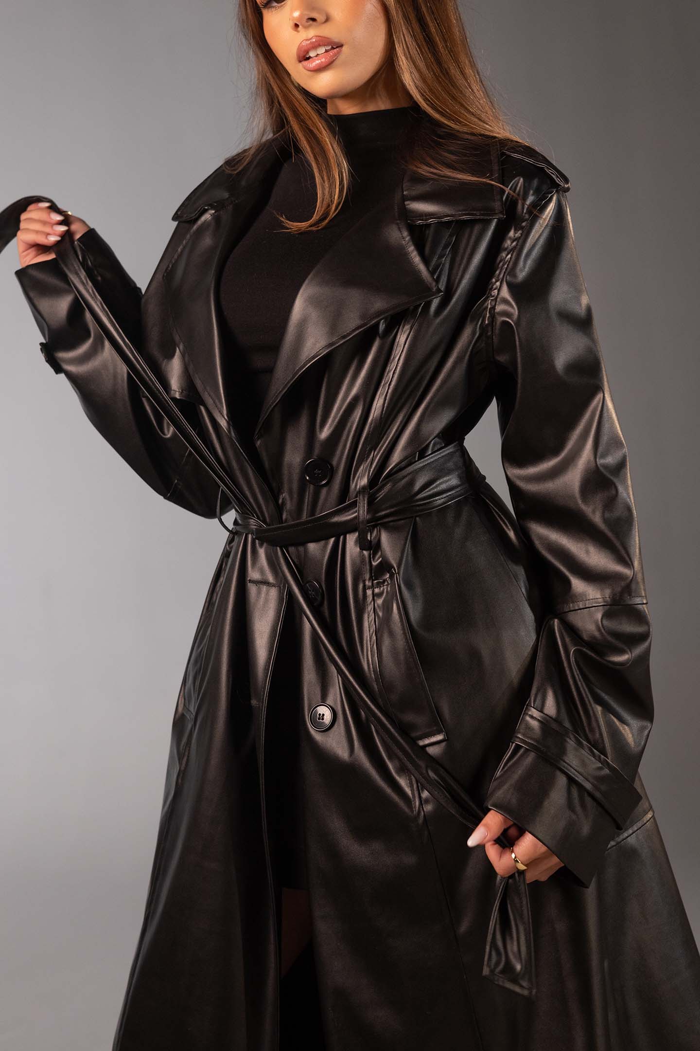 معطف ترنش طويل من الجلد الصناعي – لون أسود