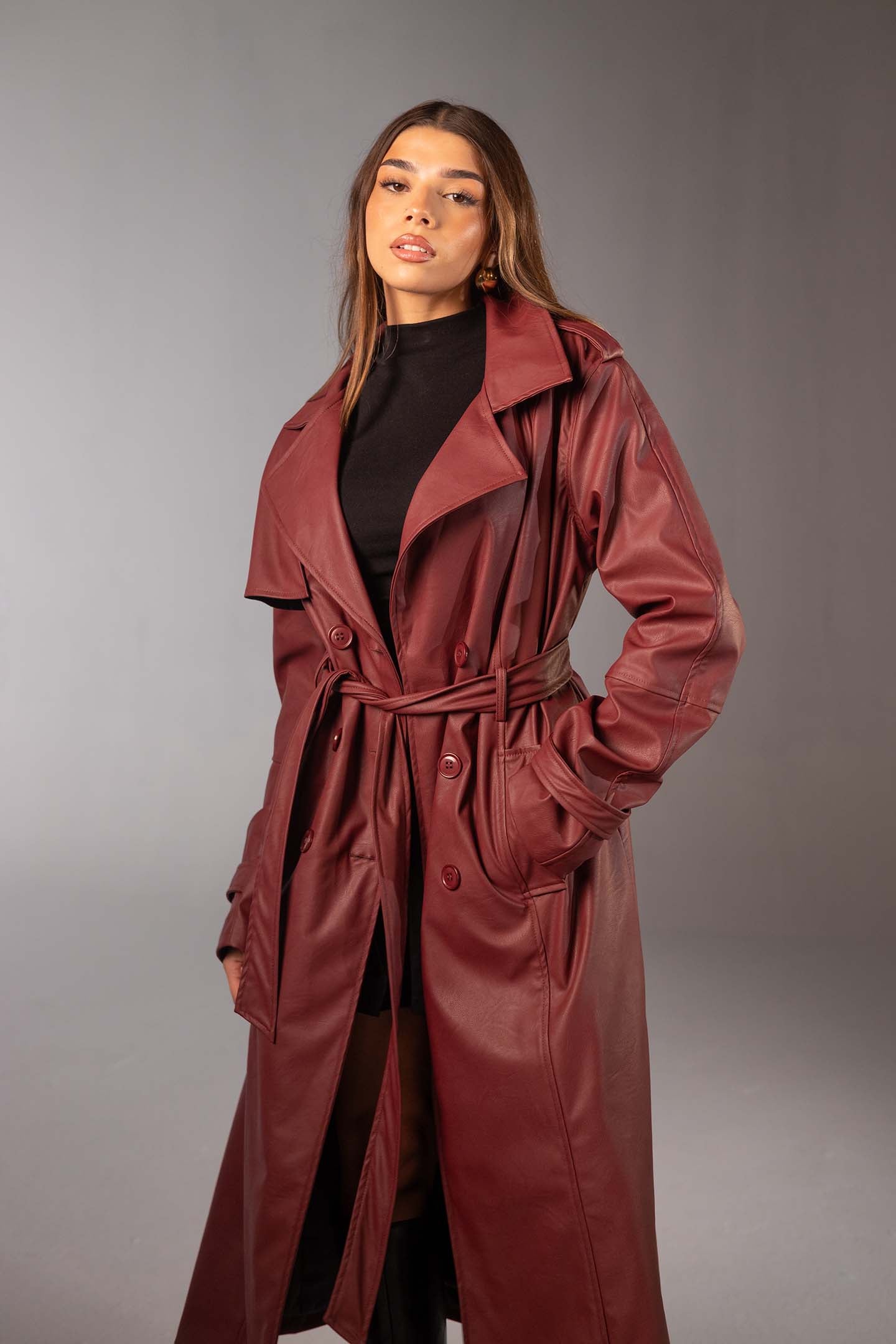 معطف ترنش طويل من الجلد الصناعي – لون عنابي