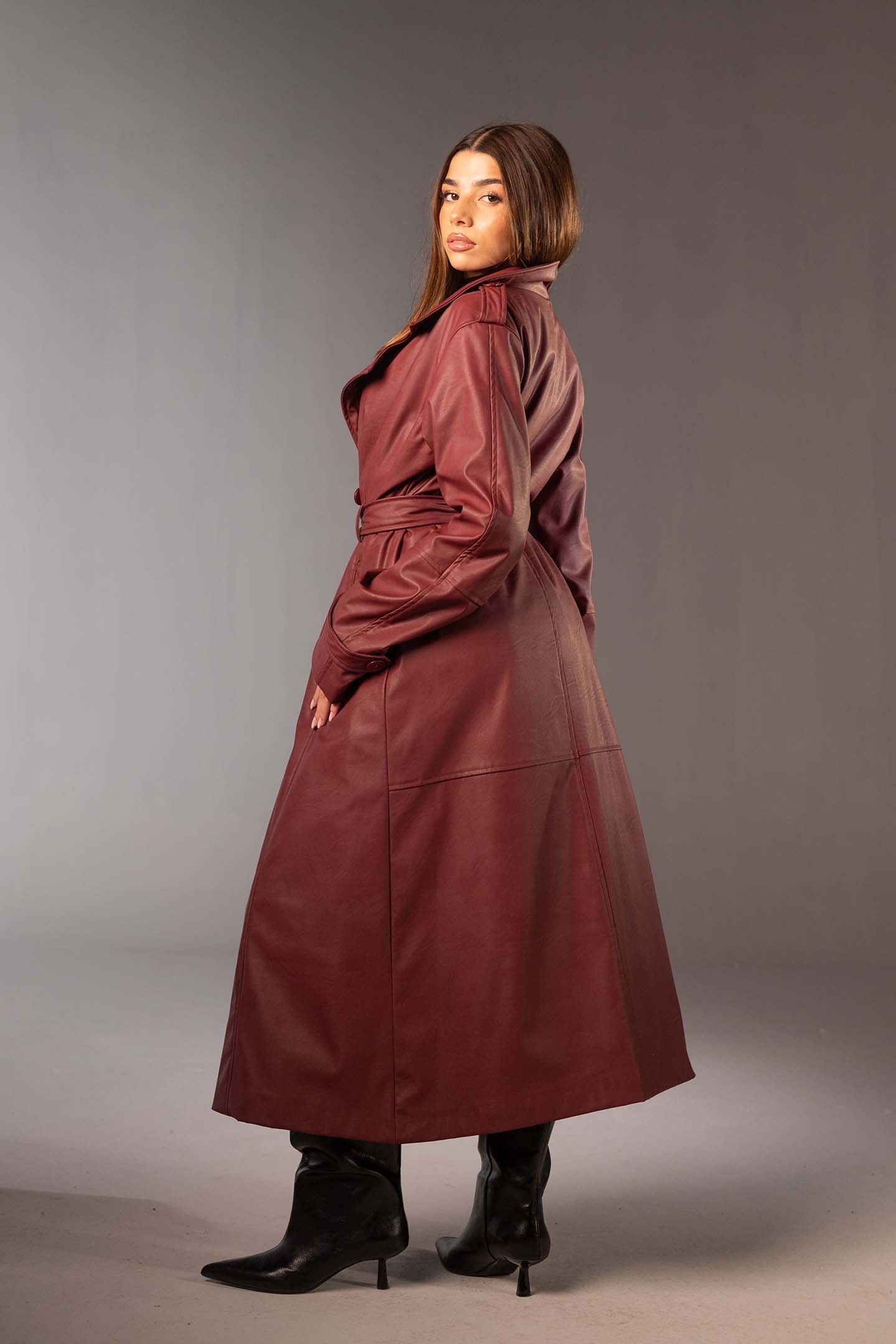 معطف ترنش طويل من الجلد الصناعي – لون عنابي