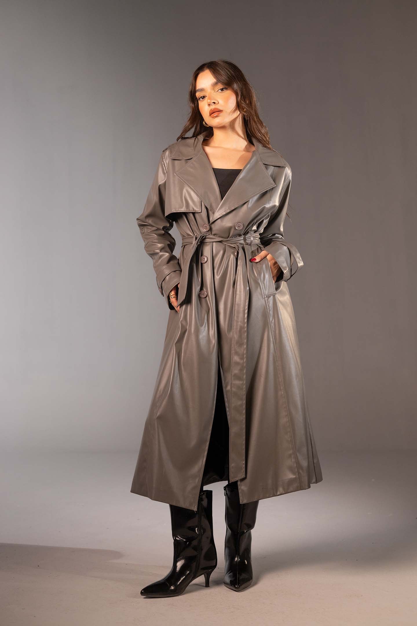 معطف ترنش طويل من الجلد الصناعي – لون رمادي