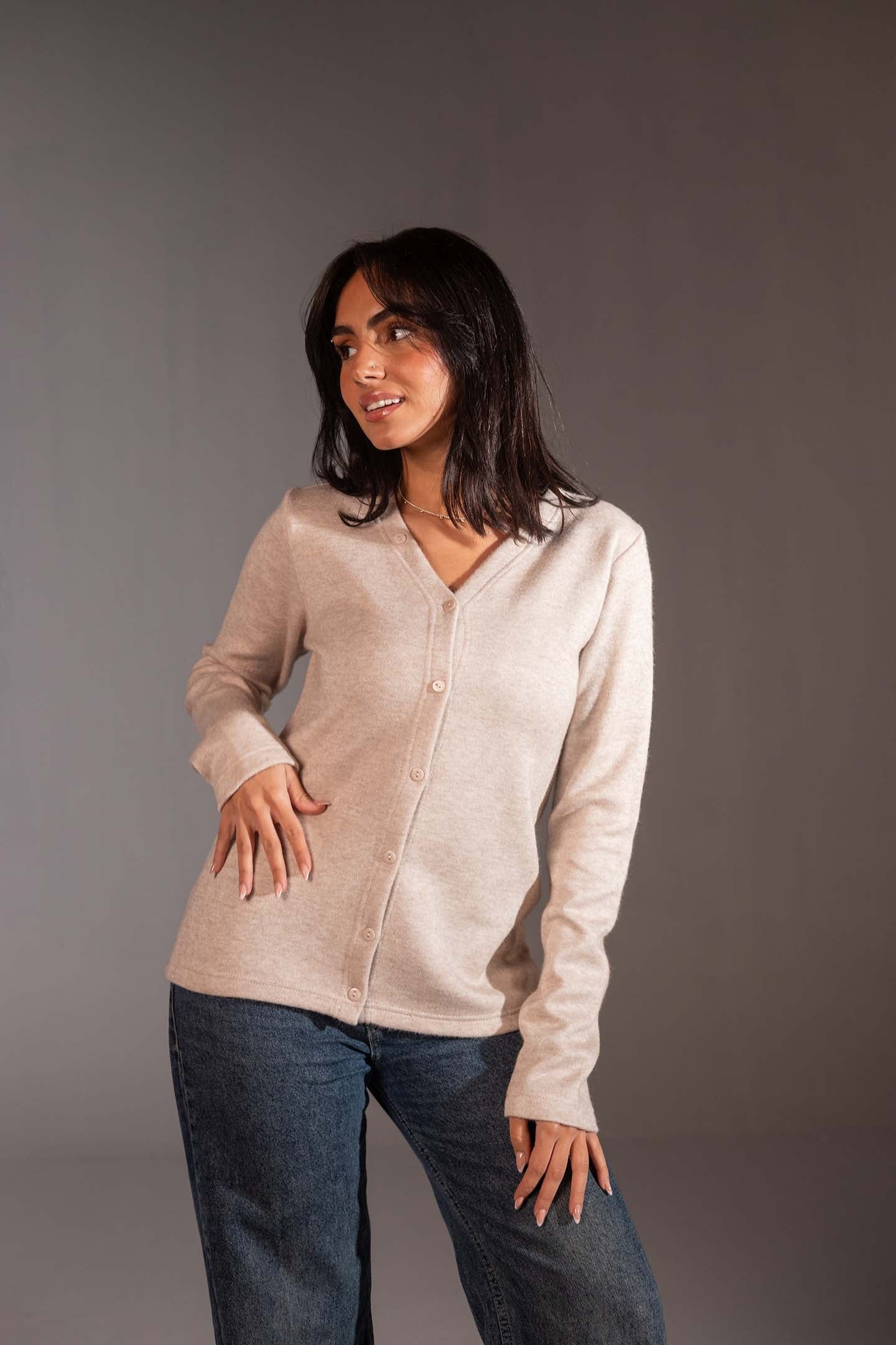 توب صوف محاك أوف وايت مع شال قابل للإزالة