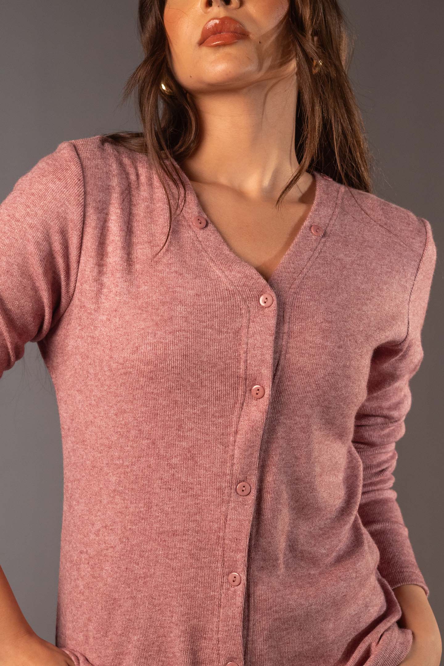 توب صوف محاك روز مع شال قابل للإزالة