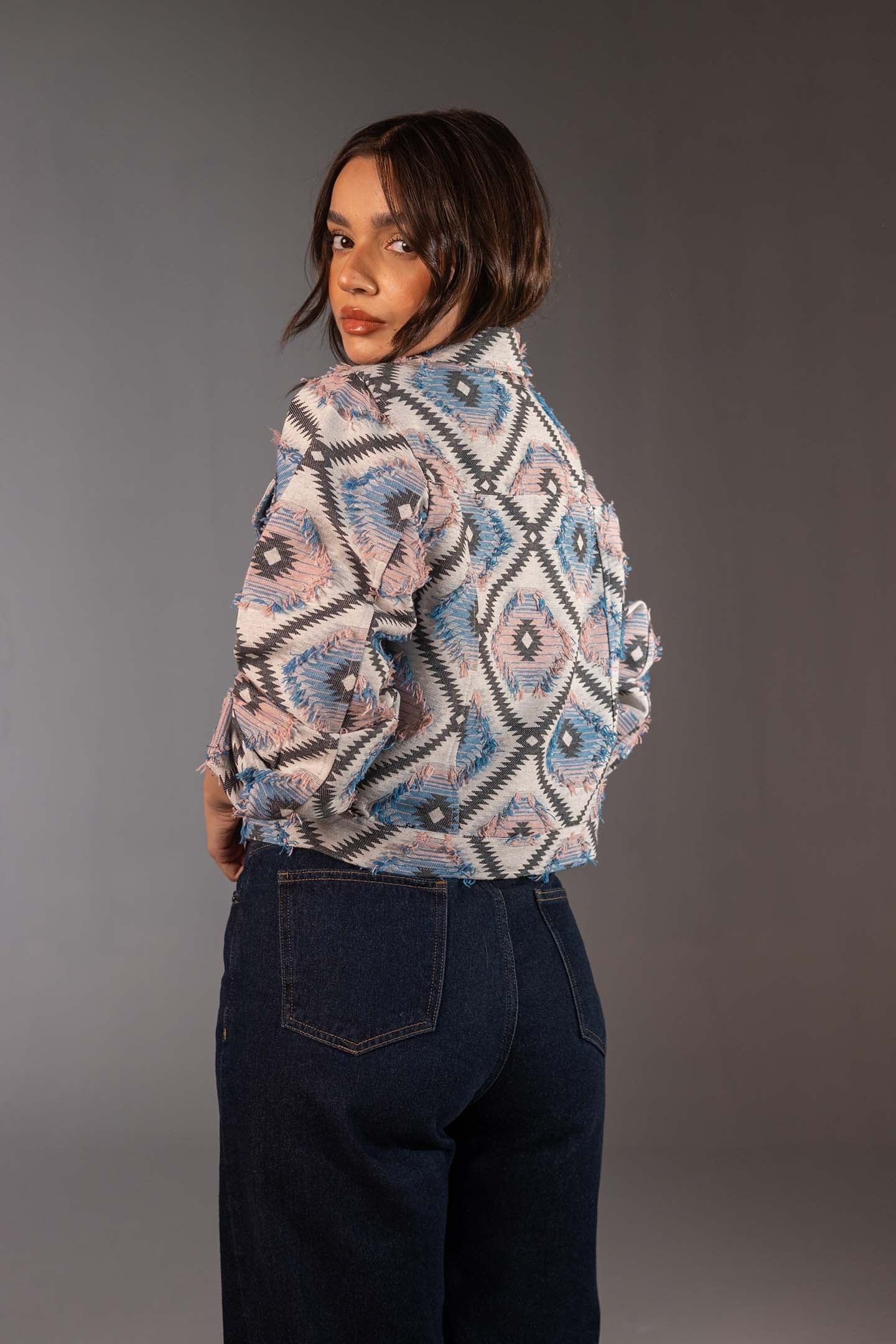 قميص جاكار قصير باللون الأزرق