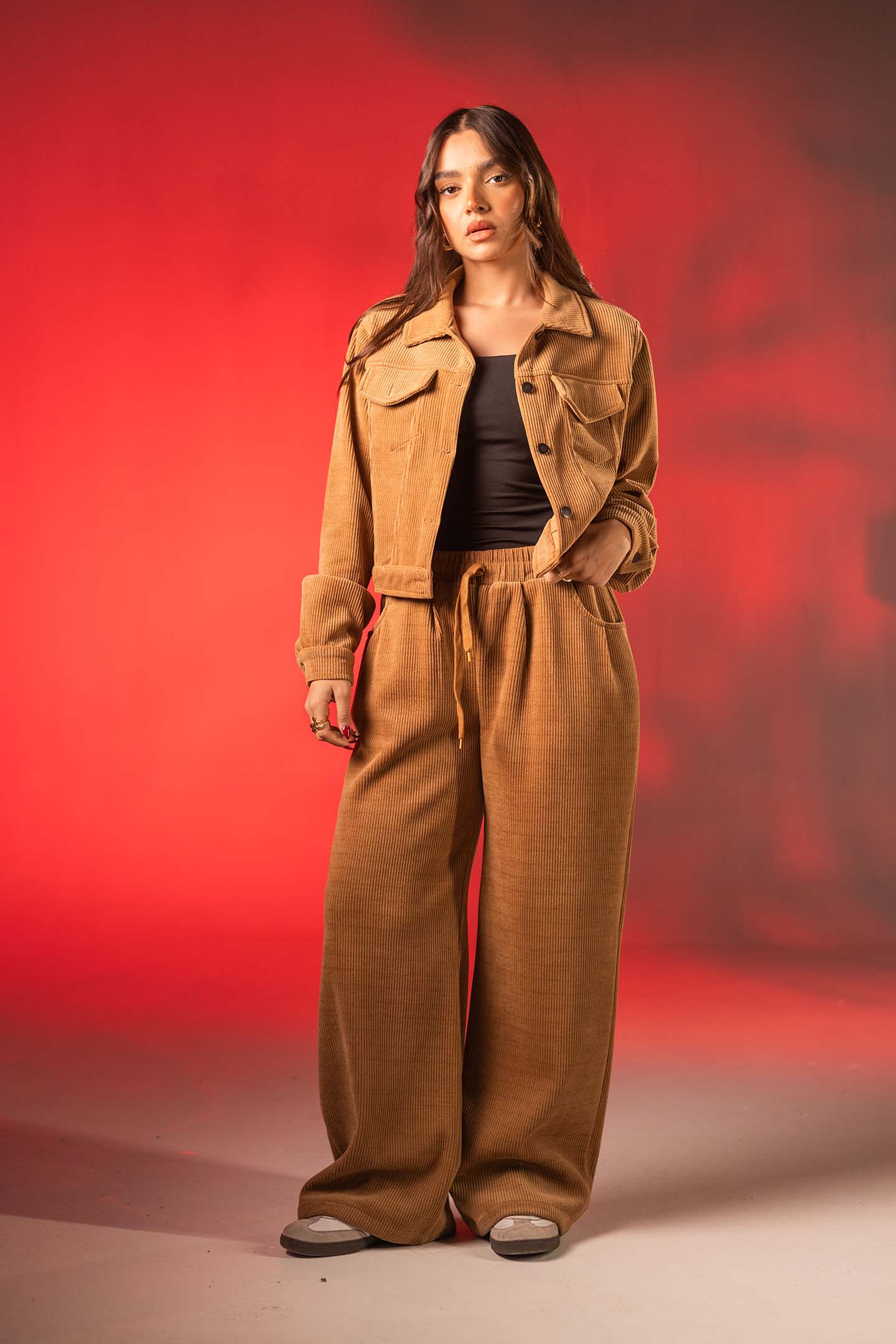 جاكيت كوردروي قصير باللون الكاميل