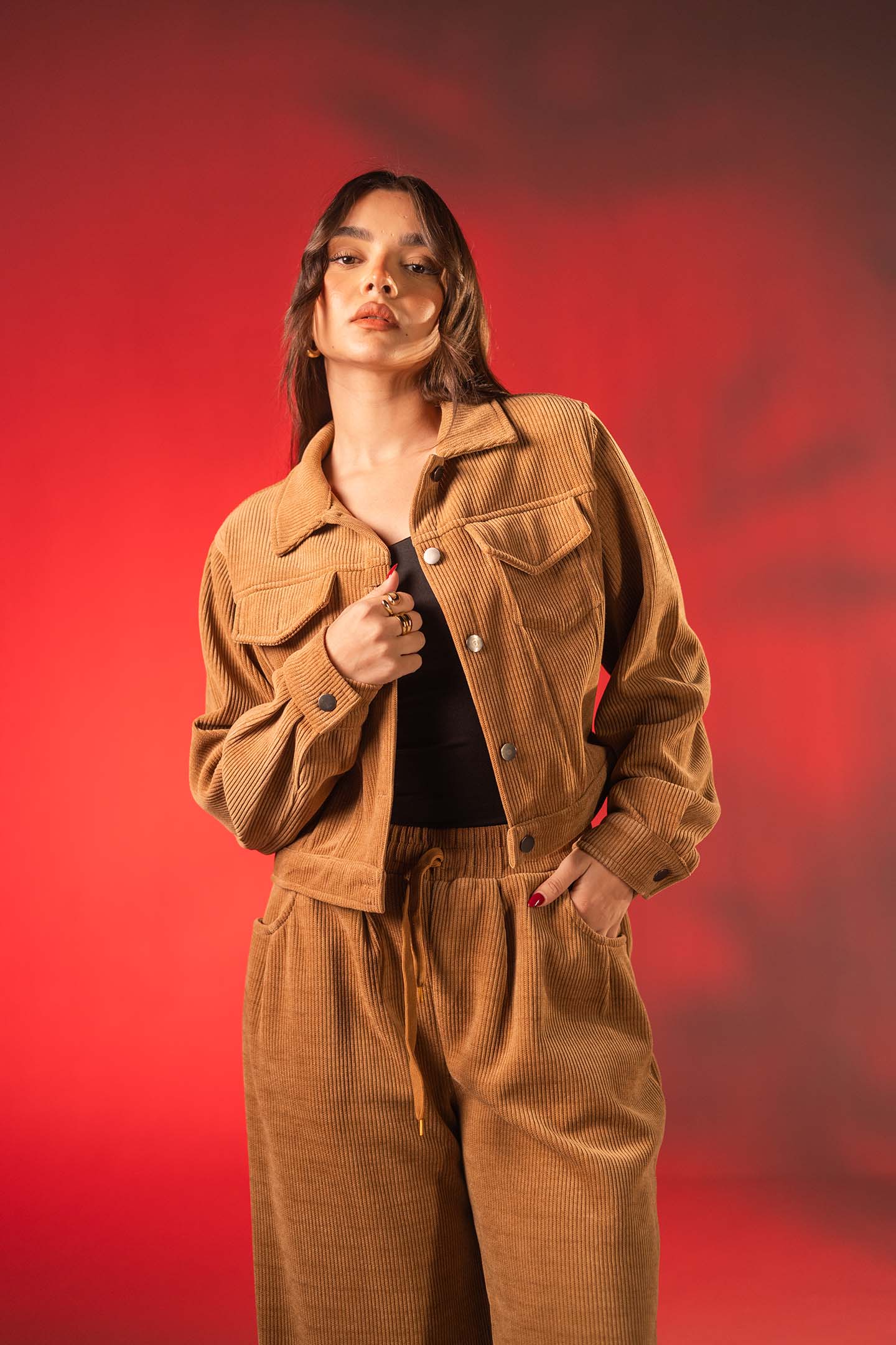 جاكيت كوردروي قصير باللون الكاميل