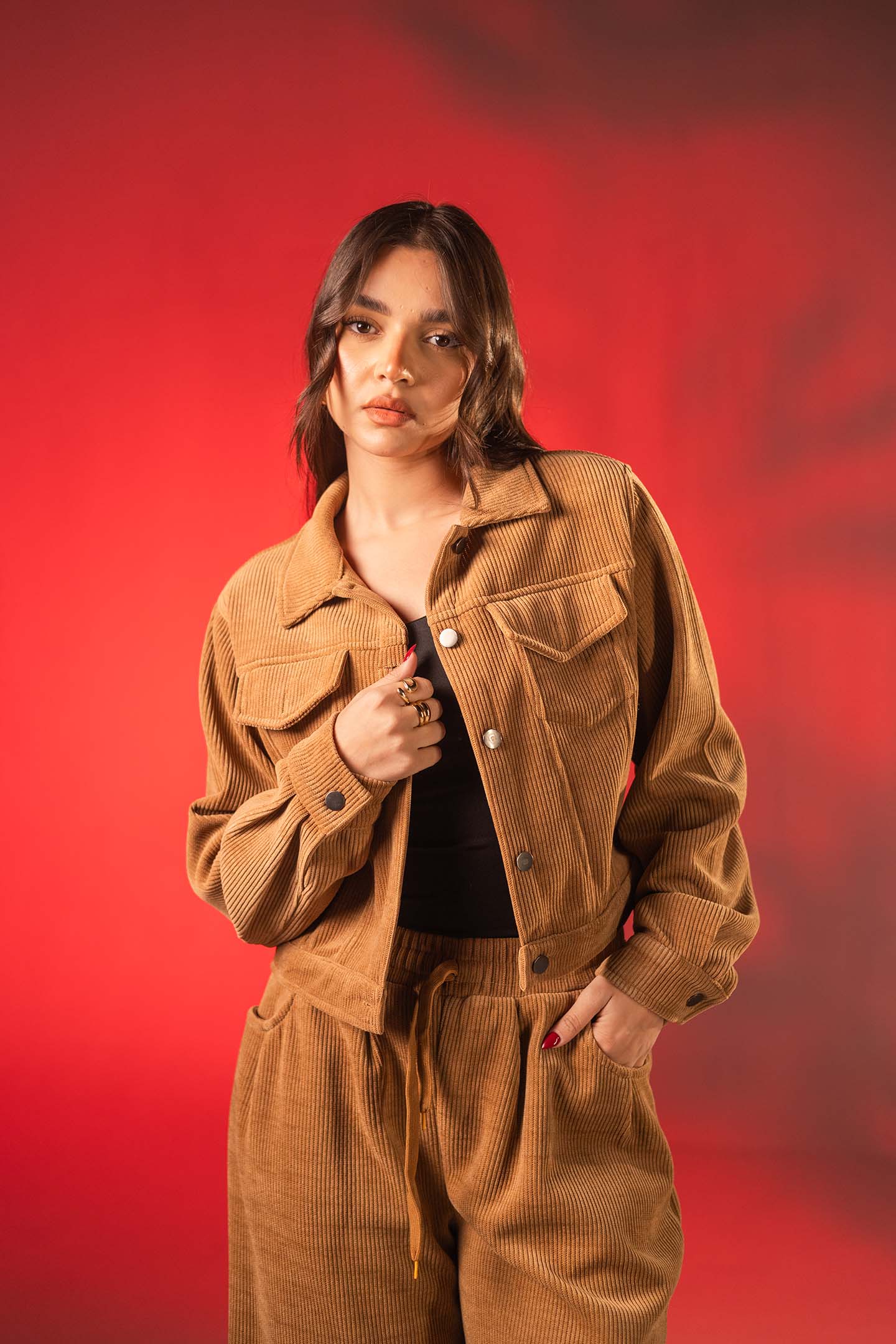 جاكيت كوردروي قصير باللون الكاميل