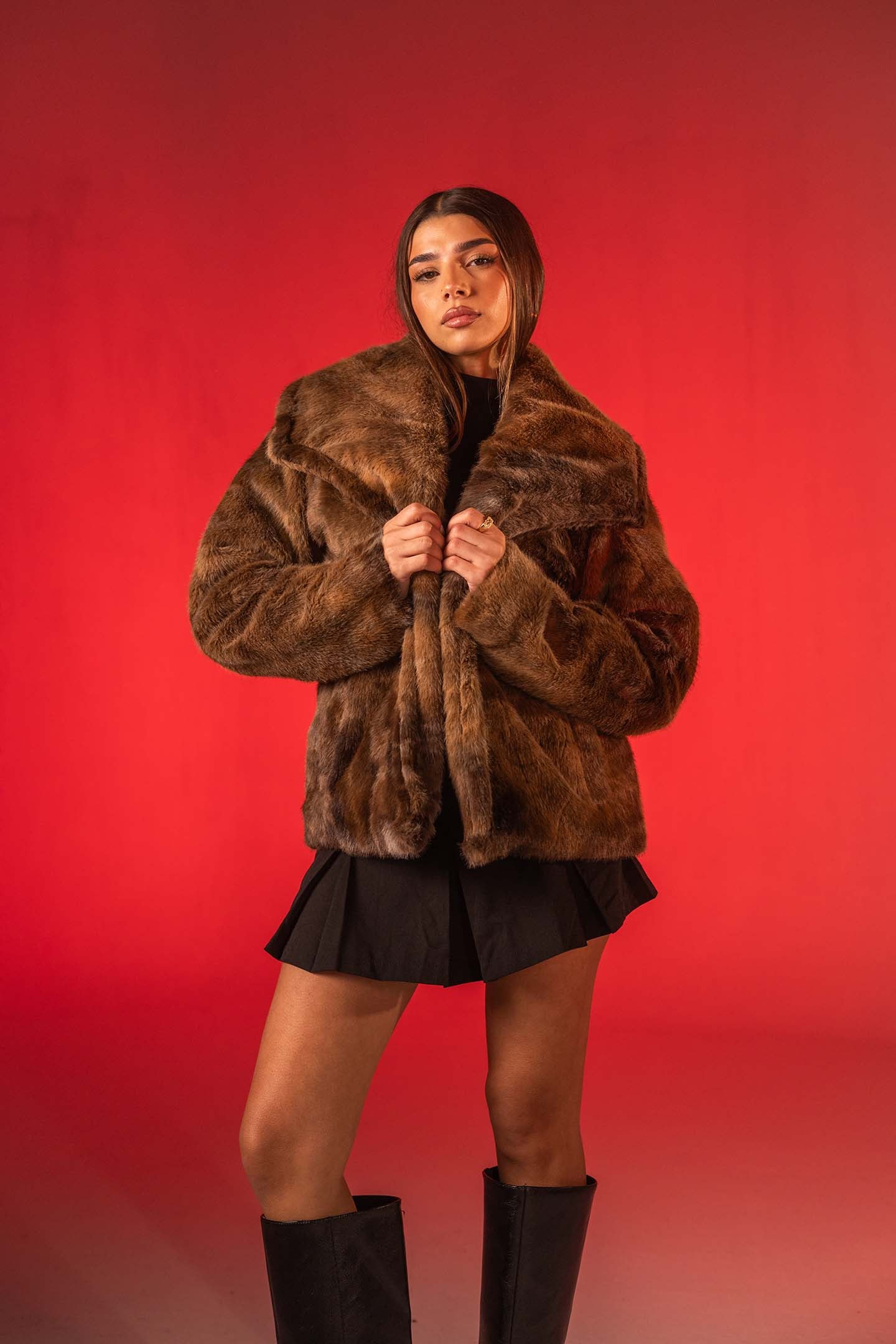 معطف فرو صناعي ناعم بلون الكاميل