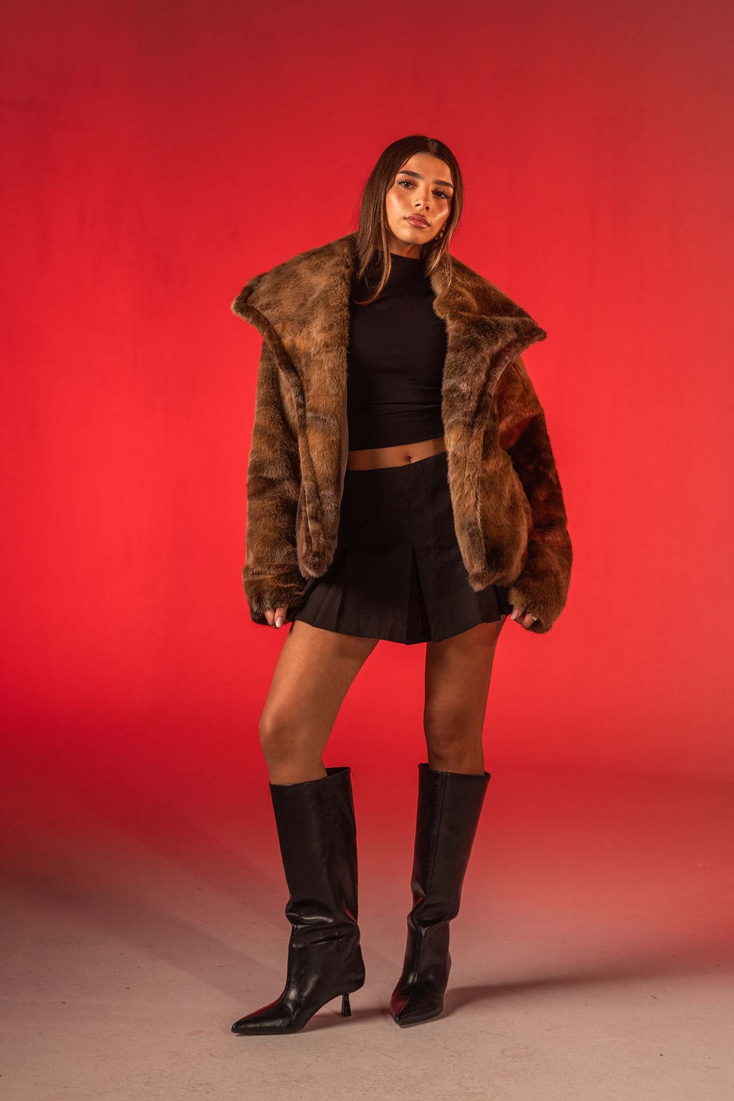 معطف فرو صناعي ناعم بلون الكاميل