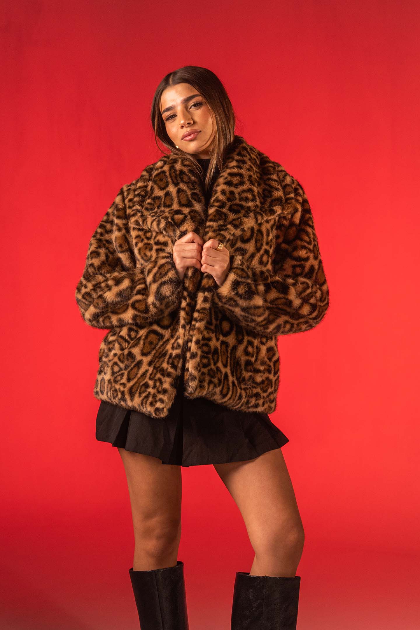 معطف فرو صناعي ناعم بلون بني فاتح