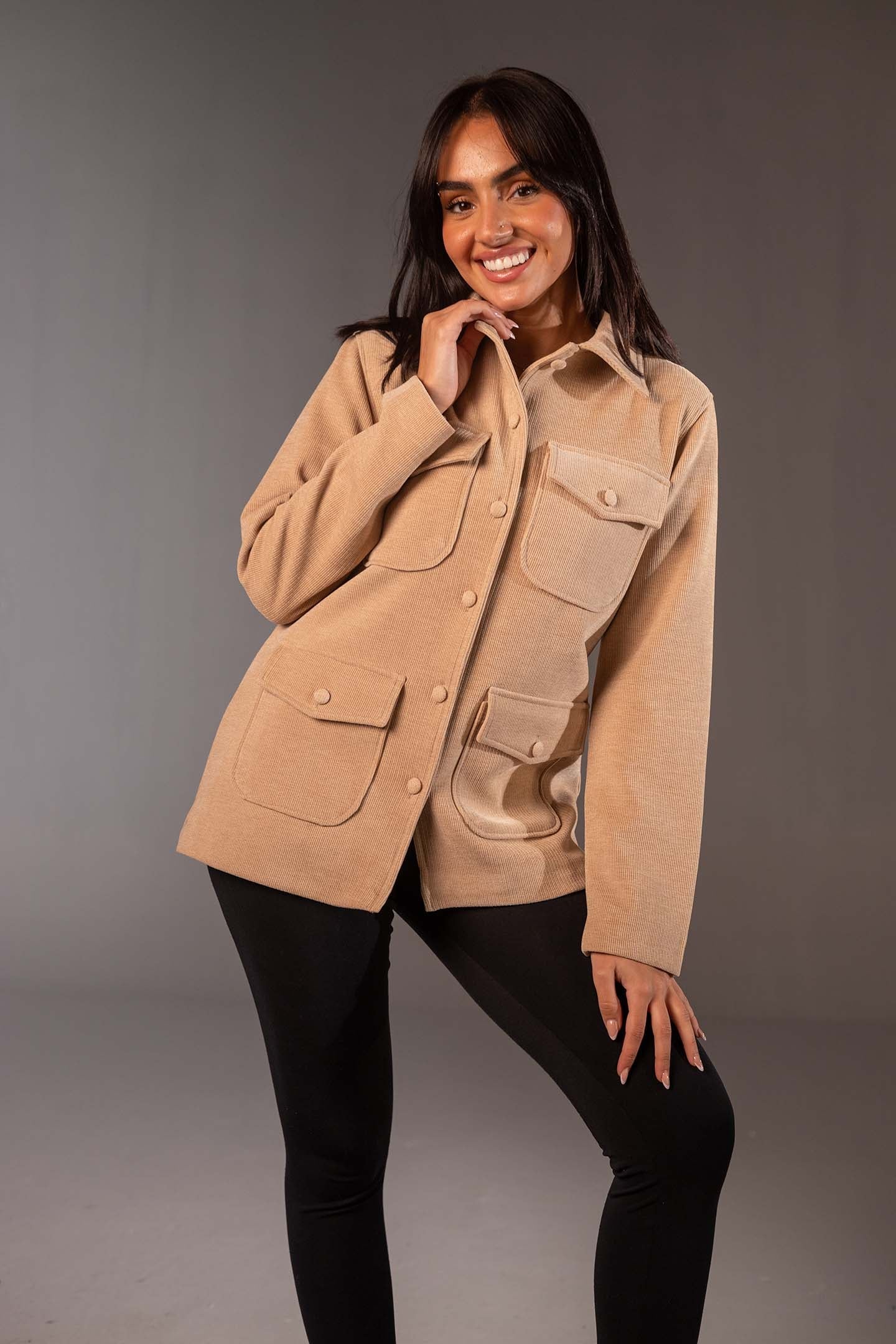 جاكيت يوتيليتي بيج بقَصّة عادية وأربع جيوب