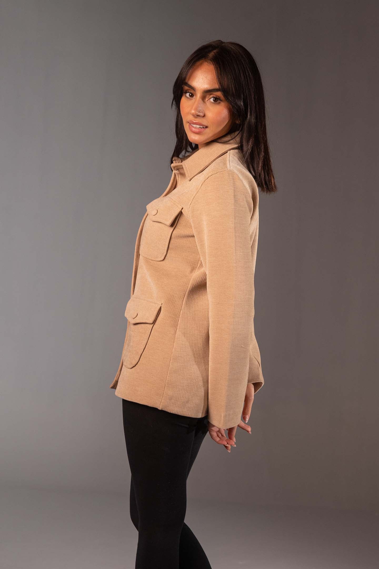 جاكيت يوتيليتي بيج بقَصّة عادية وأربع جيوب