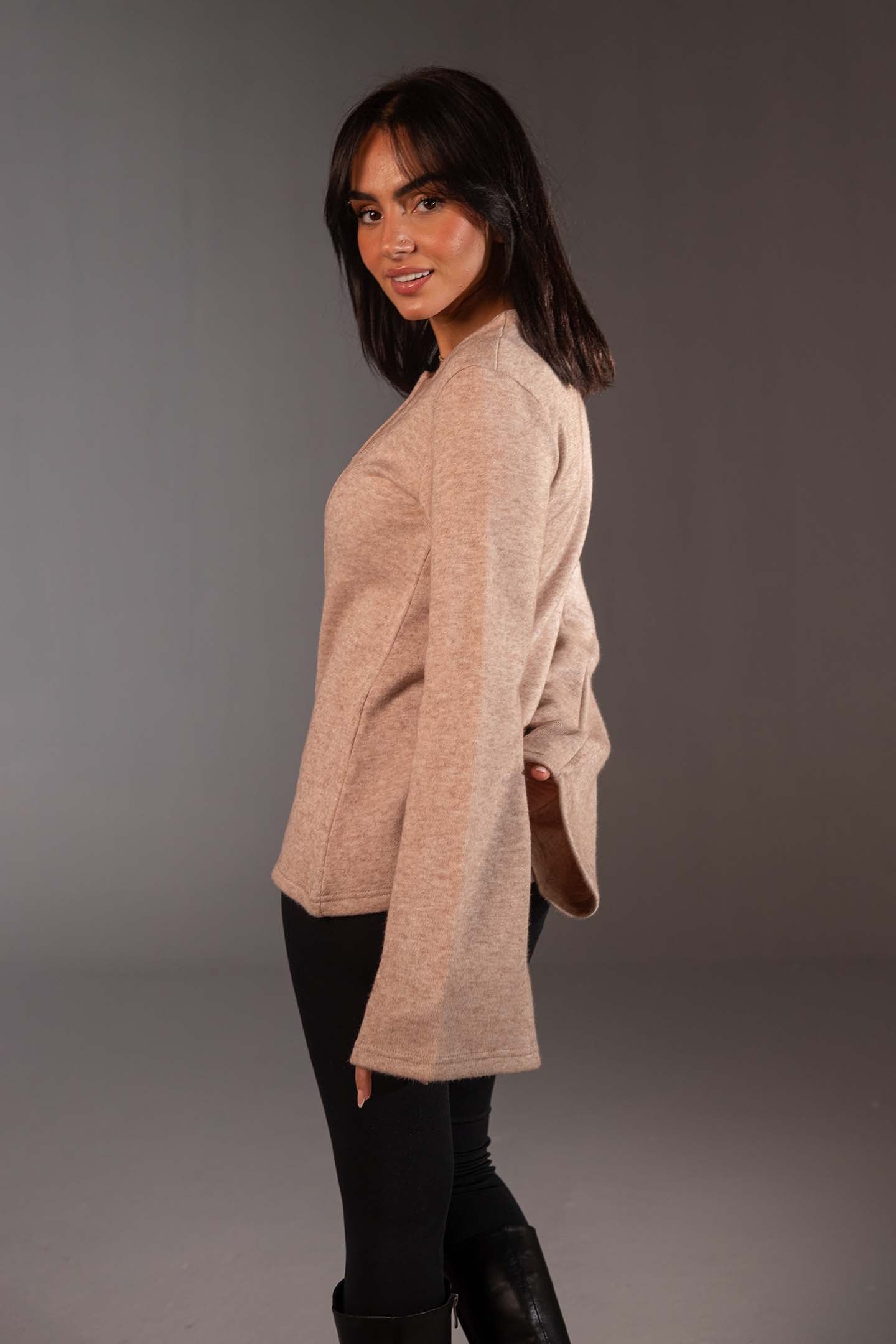 سويتر محاك بيج بأكمام واسعة وأزرار