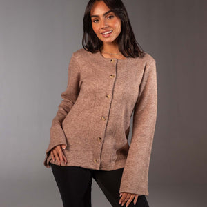 سويتر محاك بأكمام واسعة وأزرار – لون القهوة