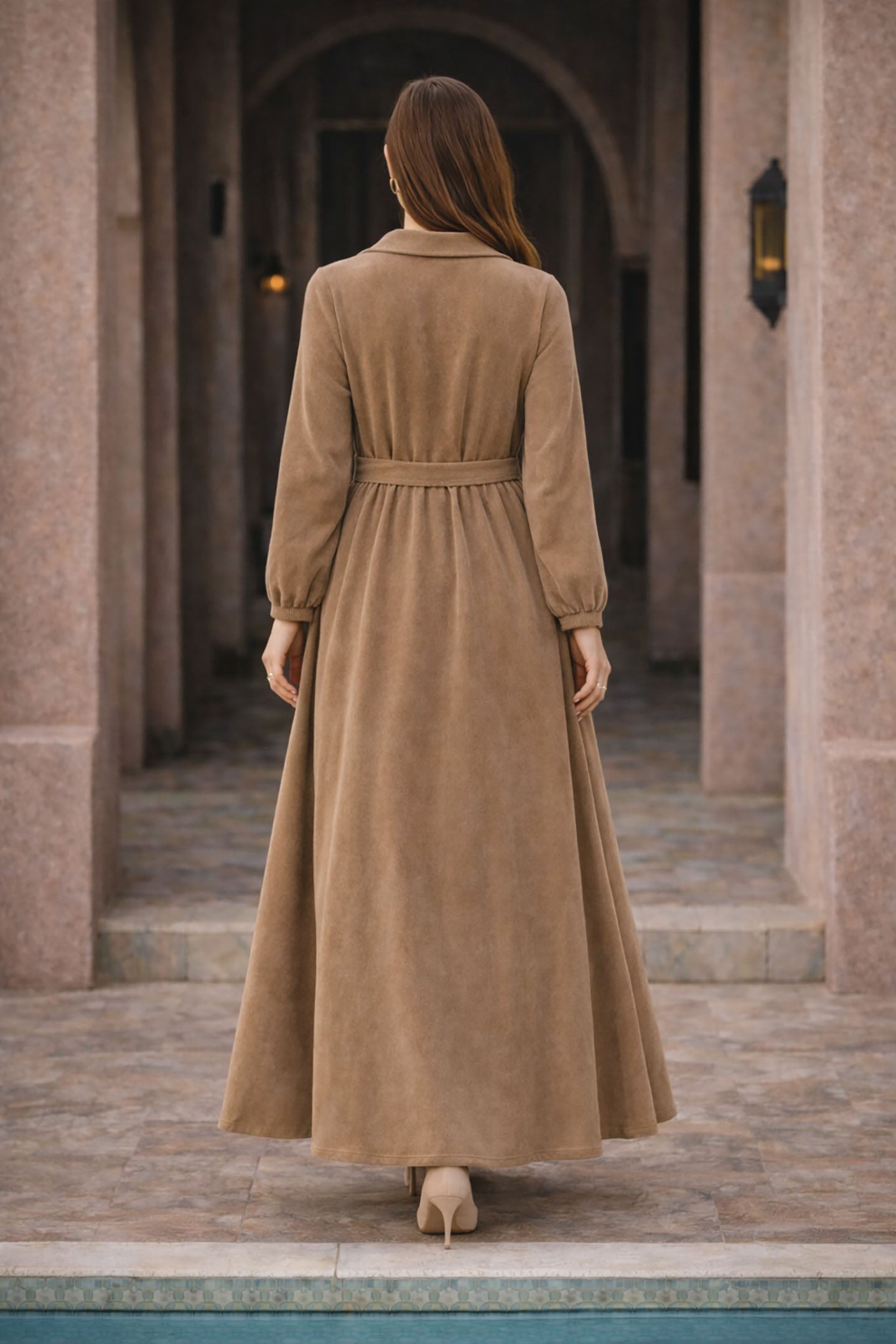 فستان قطيفة مخملي بني قهوة بخصر مربوط