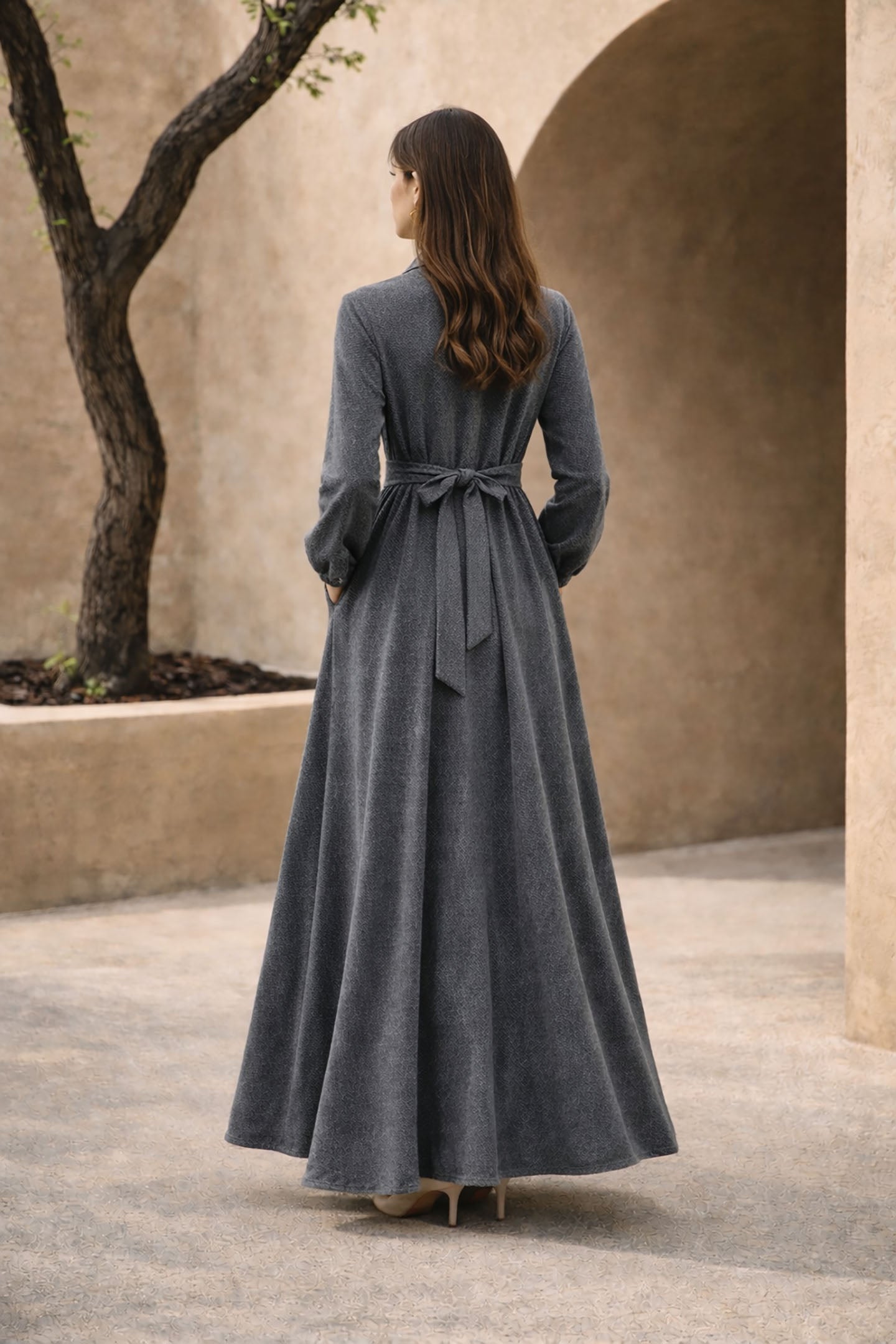 فستان قطيفة مخملي رمادي بخصر مربوط