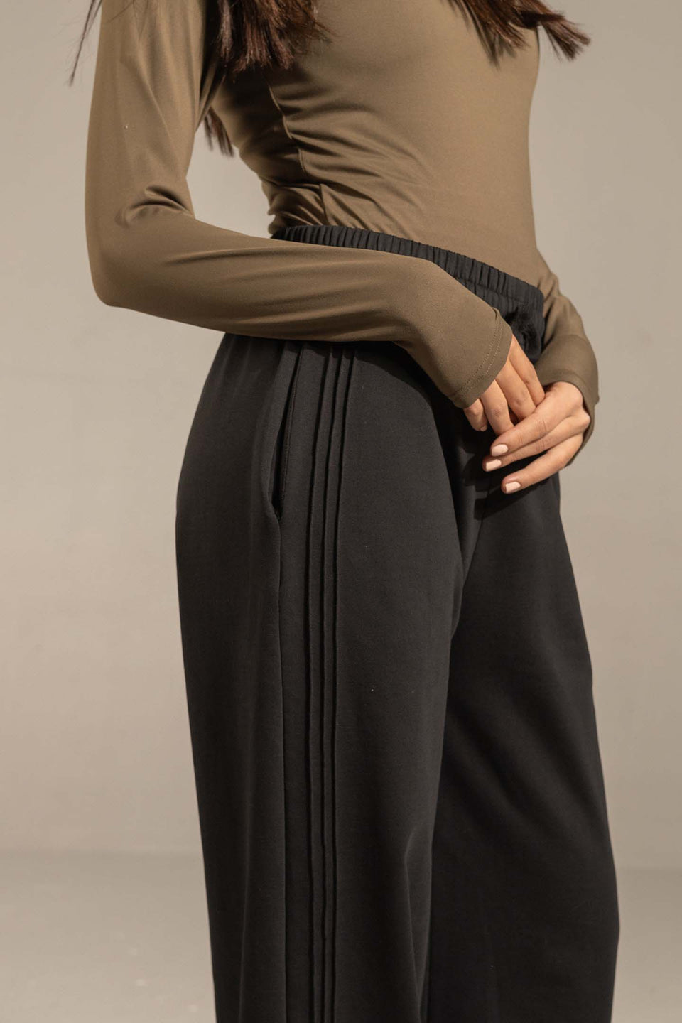 Black Relaxed Fit Wide-Leg Pants