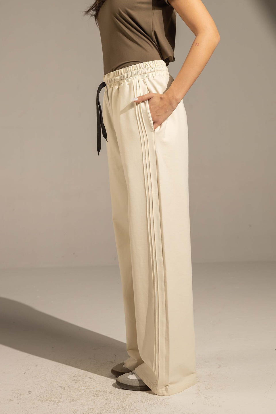 Off White Relaxed Fit Wide-Leg Pants