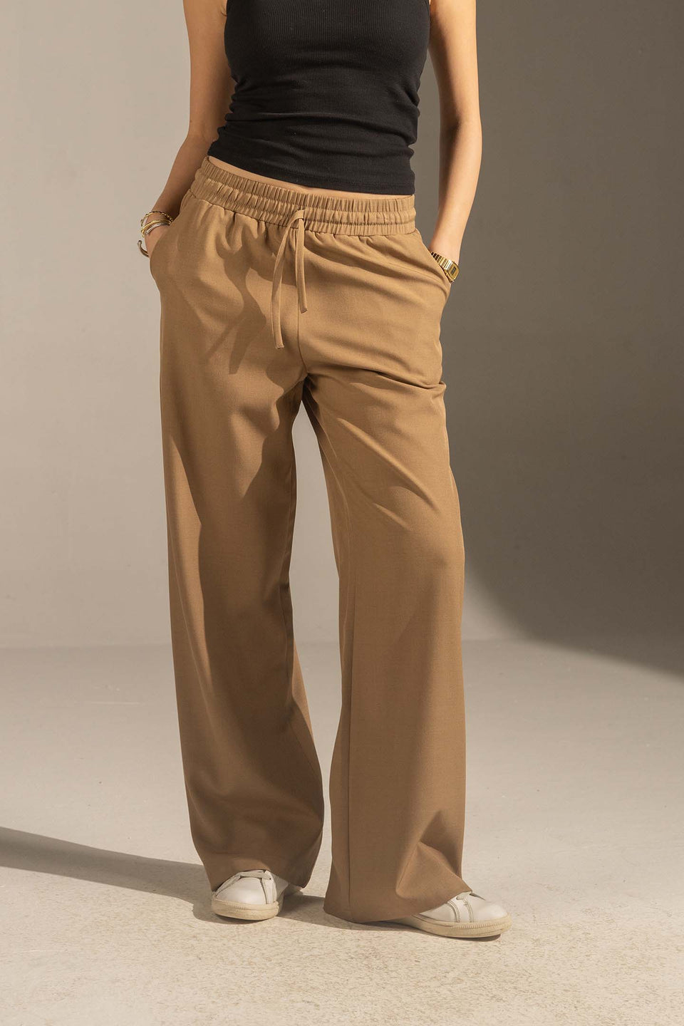 Camel Relaxed Wide-Leg Elastic Waist Pants