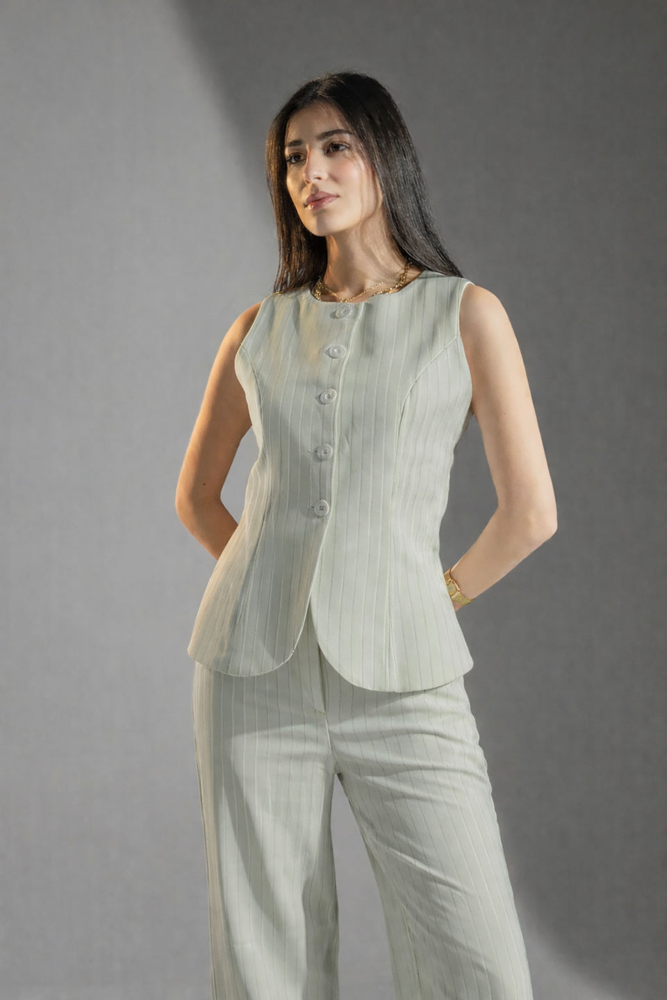 فيست مينت مفصل بخطوط رفيعة