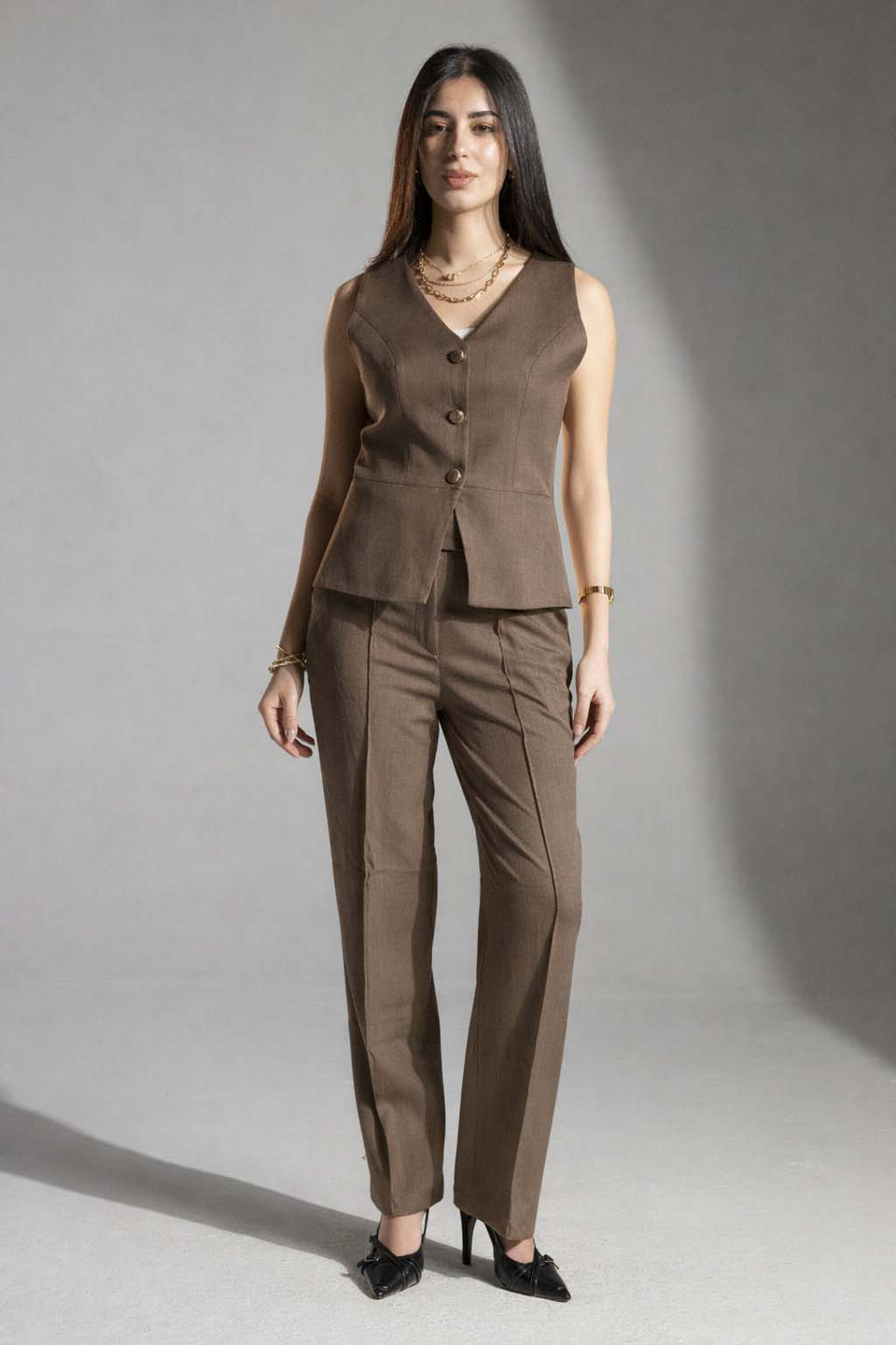 فيست بني مفصل أنيق