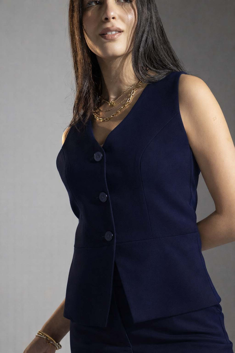 فيست كحلي مفصل أنيق