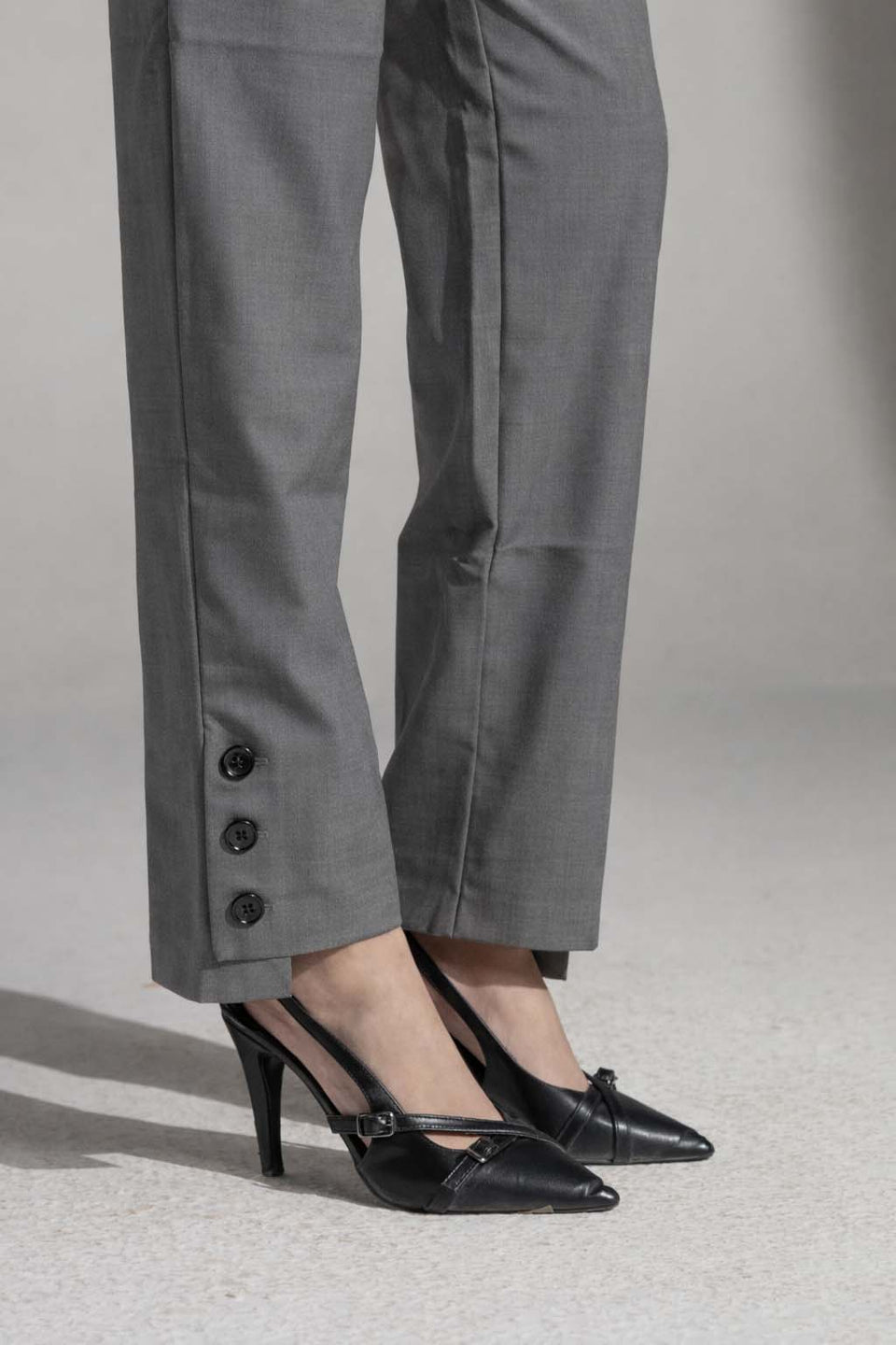 بنطلون رمادي تيلورد بقصة مستقيمة