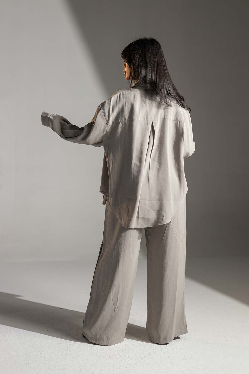 طقم بيج بقصة مريحة قطعتين