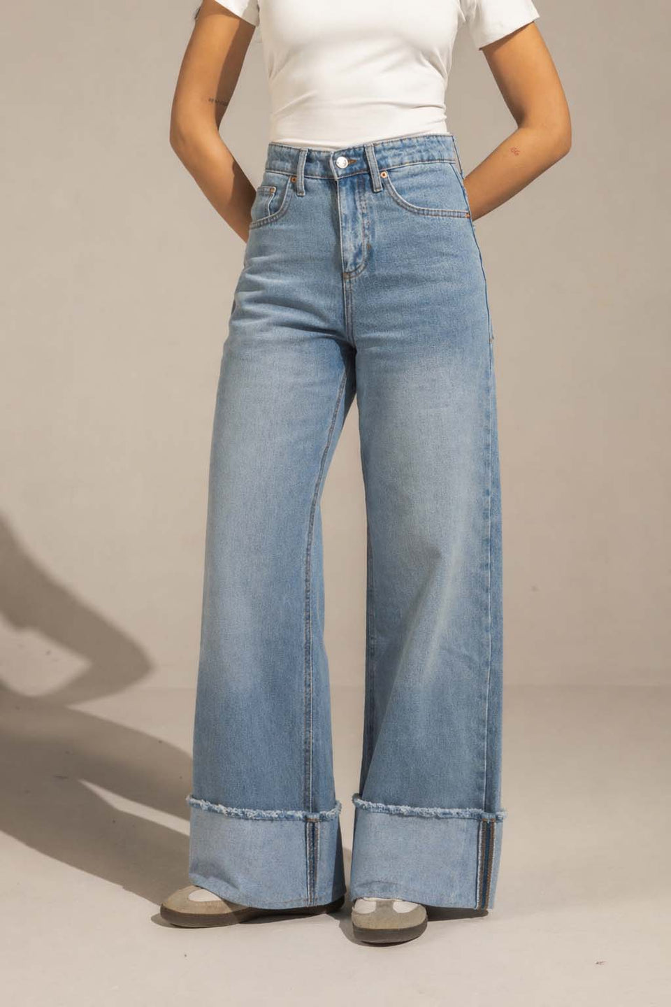 Light Jeans Raw Hem High-Waist Wide-Leg Jeans