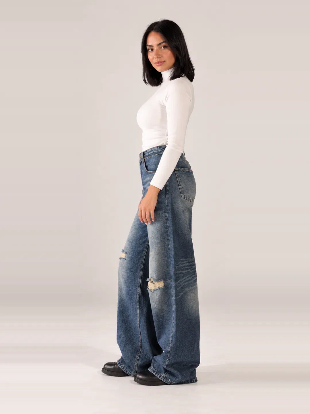 Street Style Wide-Leg Dark Jeans