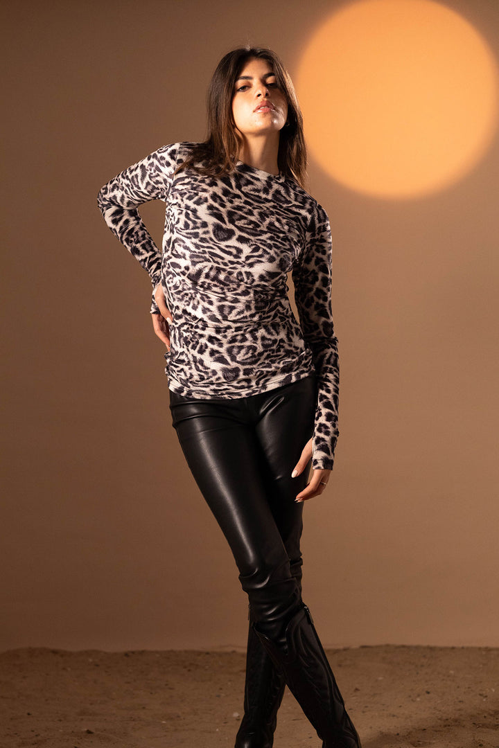 Grey Leo Pard Long Sleeves Basic