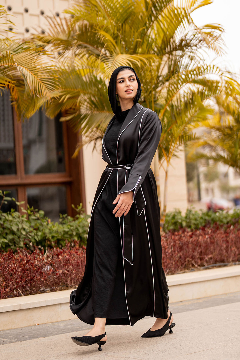 Black Chic Abaya