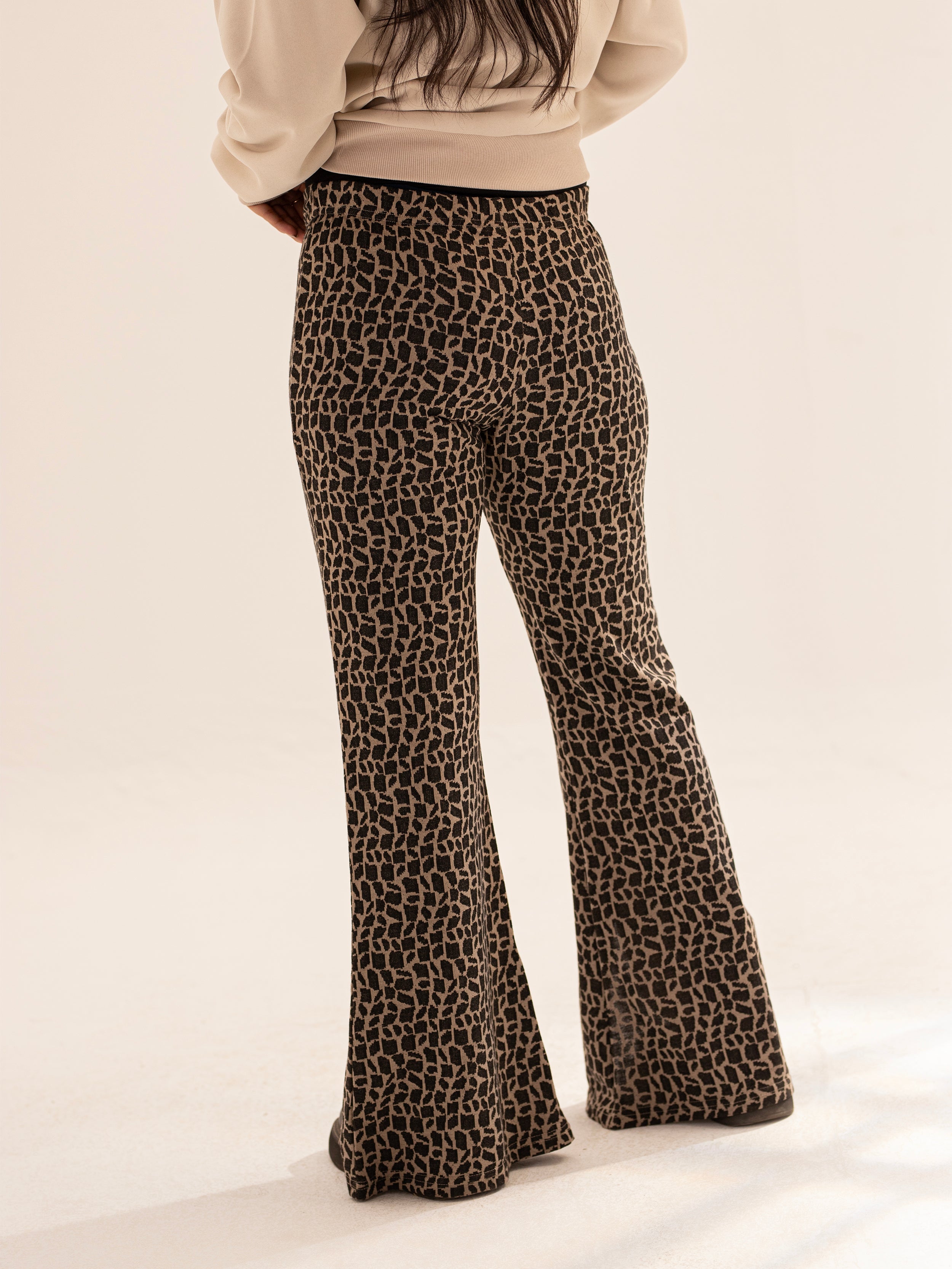 Flare pants with tiger printed